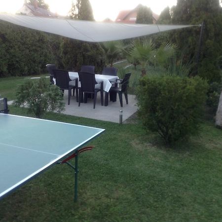 Oeroekzoeld Apartmanok בלטונפנבש מראה חיצוני תמונה