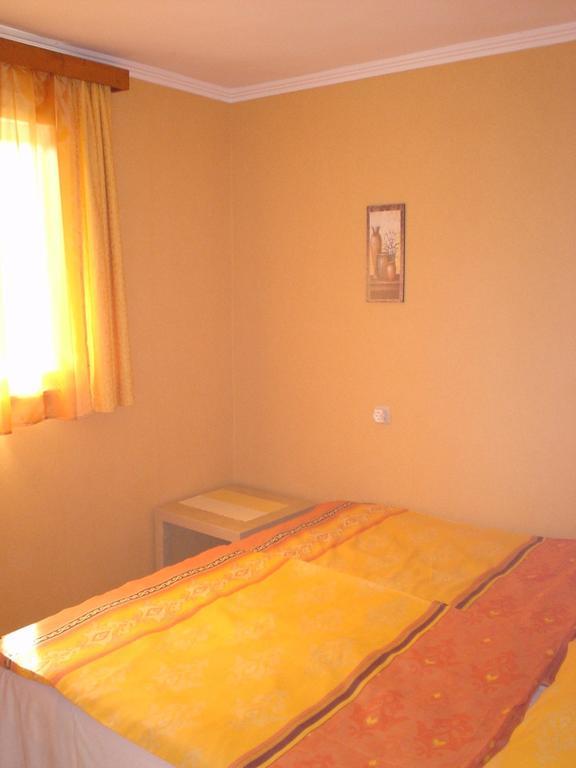 Oeroekzoeld Apartmanok בלטונפנבש חדר תמונה