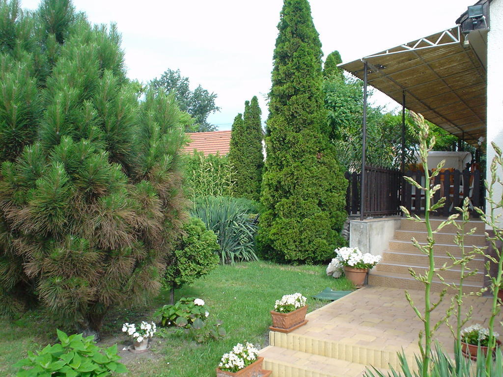 Oeroekzoeld Apartmanok בלטונפנבש מראה חיצוני תמונה